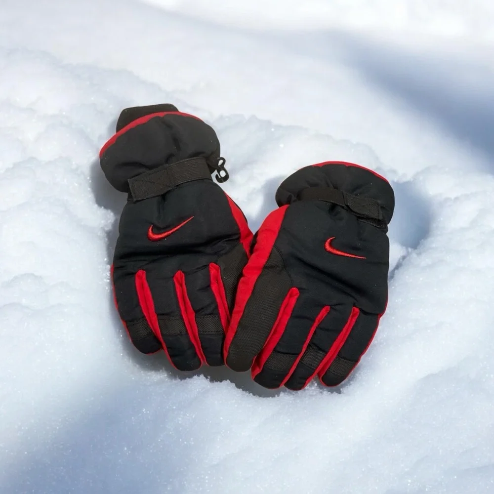 Nike Youth Insulated Ski Gloves Winter Red And Black Spring break